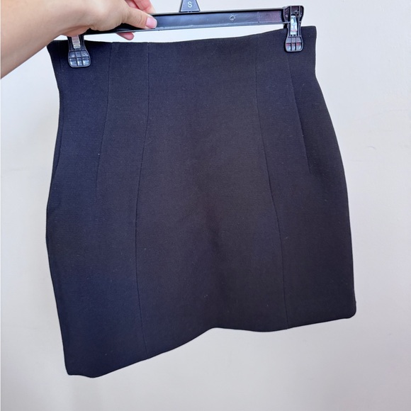 & Other Stories Mini Black Skirt in sz. 4 - Picture 1 of 7